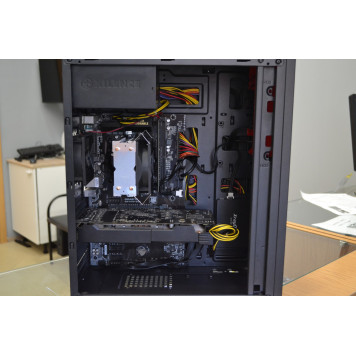 Б/У ПК (Xeon E3-1230 V6, 16 384 МБ, HDD 1000 ГБ, SSD 240 ГБ, Radeon RX580, GA-H110M-D3A, 700 W). Новые корпус и SSD. Процессор аналог Core i7-7700-10