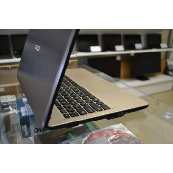 Б/У ноутбук 15.6" ASUS X540LA-XX360D (Intel Core i3-5005U, RAM 8 ГБ, SSD 256 ГБ, Intel HD Graphics Расширяемая SMA)-3