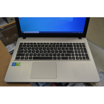 Б/У ноутбук 15.6" ASUS R540NV (Intel Pentium N4200, RAM 8 ГБ, SSD 256 ГБ, Nvidia GeForce 920MX 2 ГБ GDDR5)-1