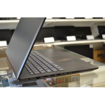 Б/У ноутбук 15.6" Lenovo 330-15IKB (Intel Core i3-8130U, RAM 8 ГБ, SSD 120 ГБ, HDD 1000 ГБ, Nvidia GeForce MX150 2 ГБ GDDR5)-3