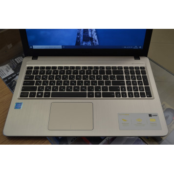 Б/У ноутбук 15.6" ASUS R540NV-GQ050T (Intel Pentium N4200, RAM 8 ГБ, SSD 120 ГБ, Nvidia GeForce 920MX 2 ГБ GDDR5)-1