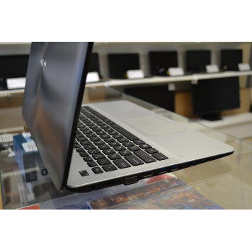 Б/У ноутбук 15,6" ASUS X555L (Intel Core i3-5010U, RAM 8 ГБ, SSD 128 ГБ, HDD 500 ГБ, Nvidia GeForce 820M 2 ГБ DDR3)-4
