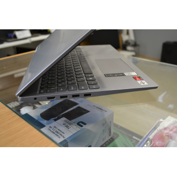 Б/У ноутбук 15.6" Lenovo S145-15API (AMD Athlon 300U, RAM 8 ГБ, SSD 256 ГБ NVMe, AMD Radeon Vega 3 2 ГБ SMA)-1